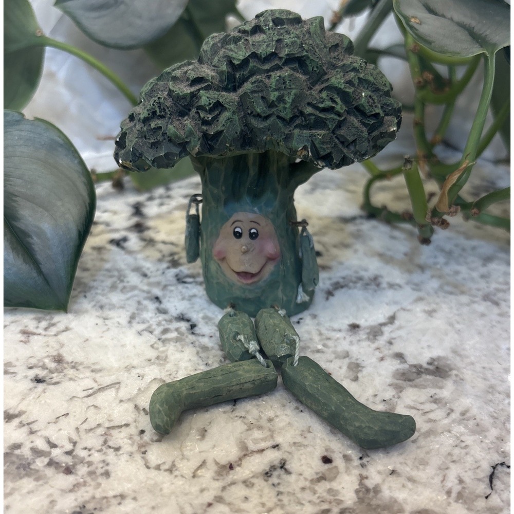 Vintage Vegetable Shelf Sitter Anthropomorphic Broccoli  1980s Resin